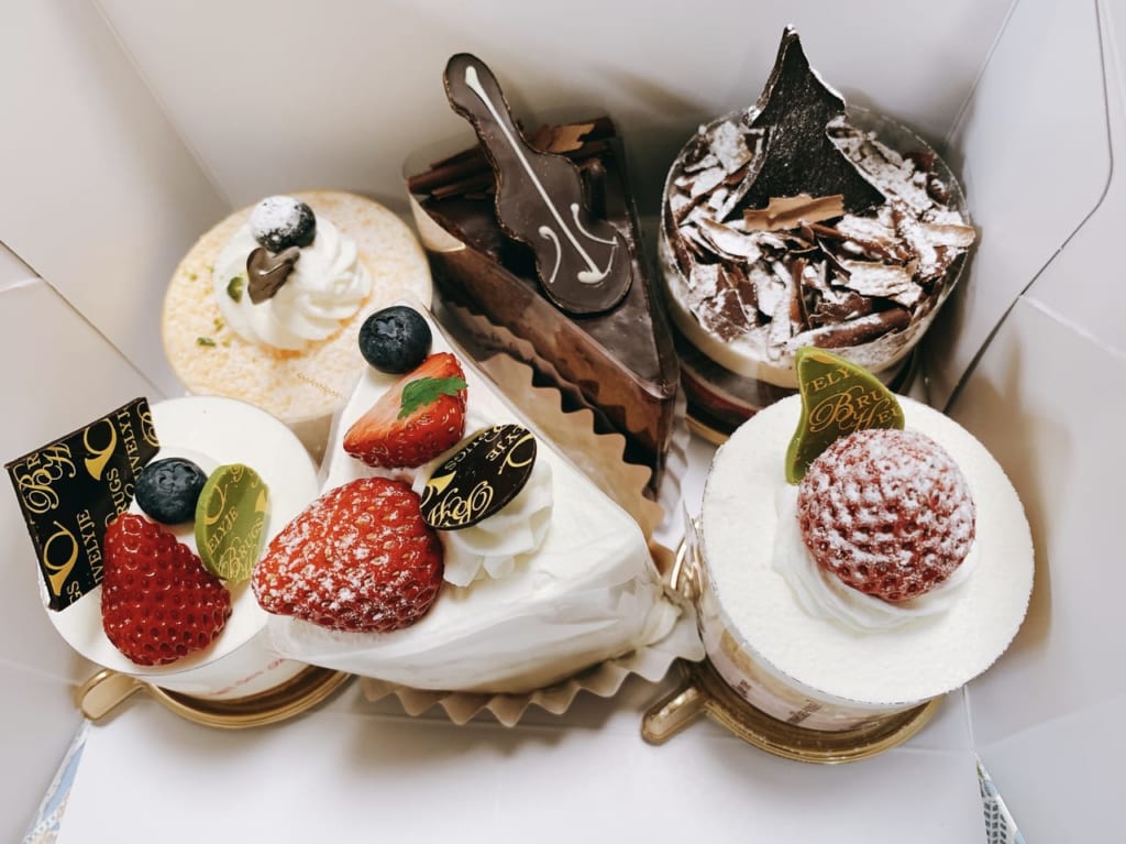 ブルージュの丘港南台ケーキ