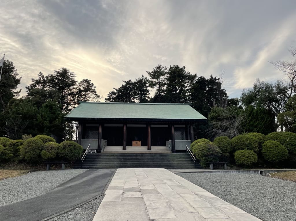 神奈川県戦没者慰霊堂