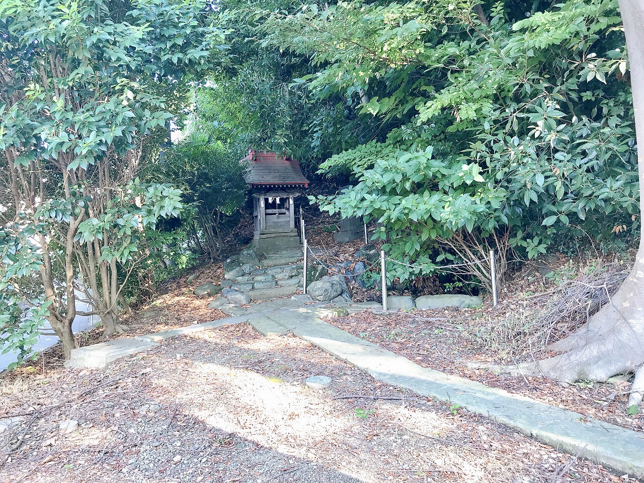 2024年8月鹿嶋神社入口付近にあった祠