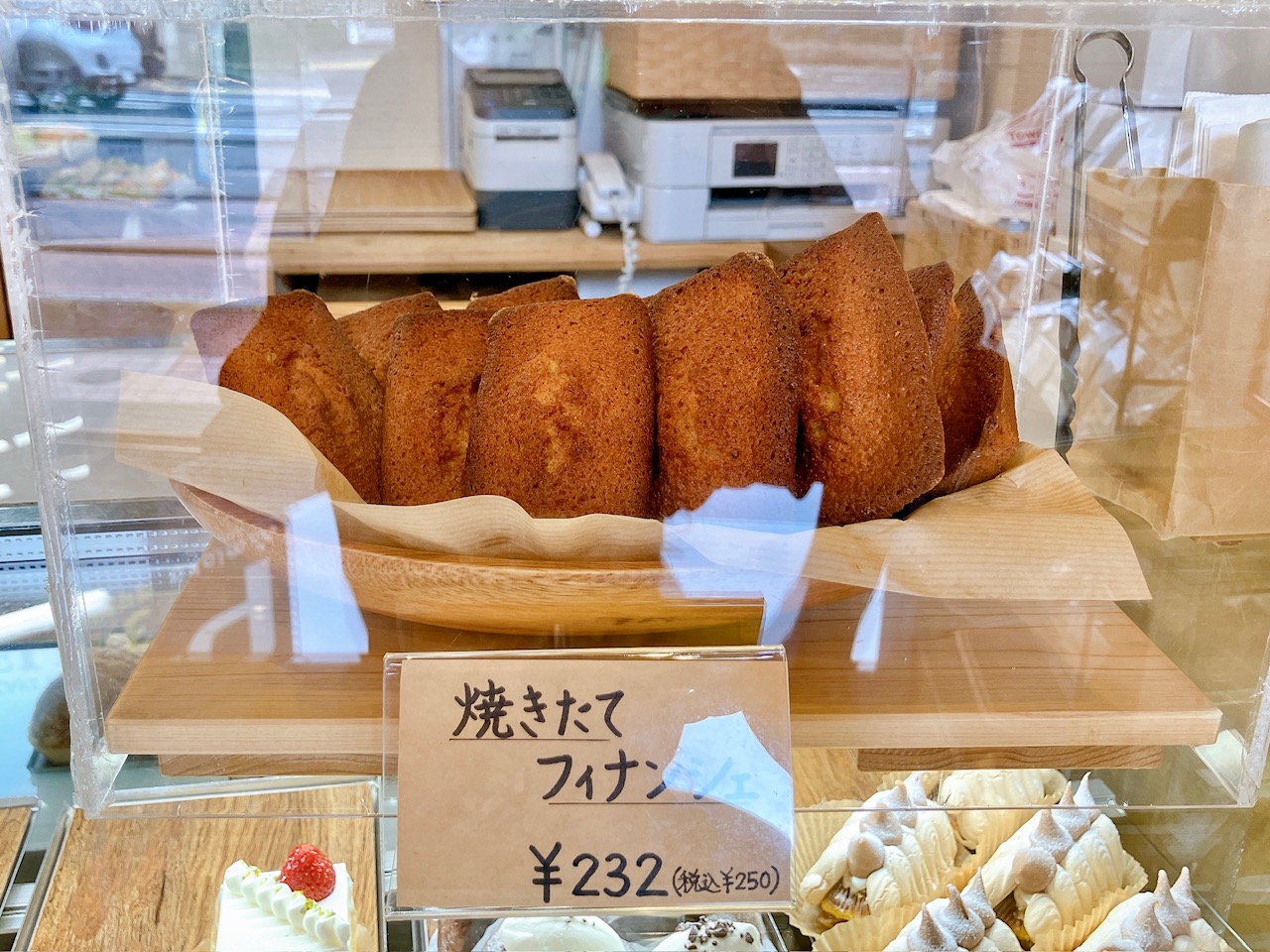 2025年5月「CAKE&BAKE FELICE」焼きたてフィナンシェ