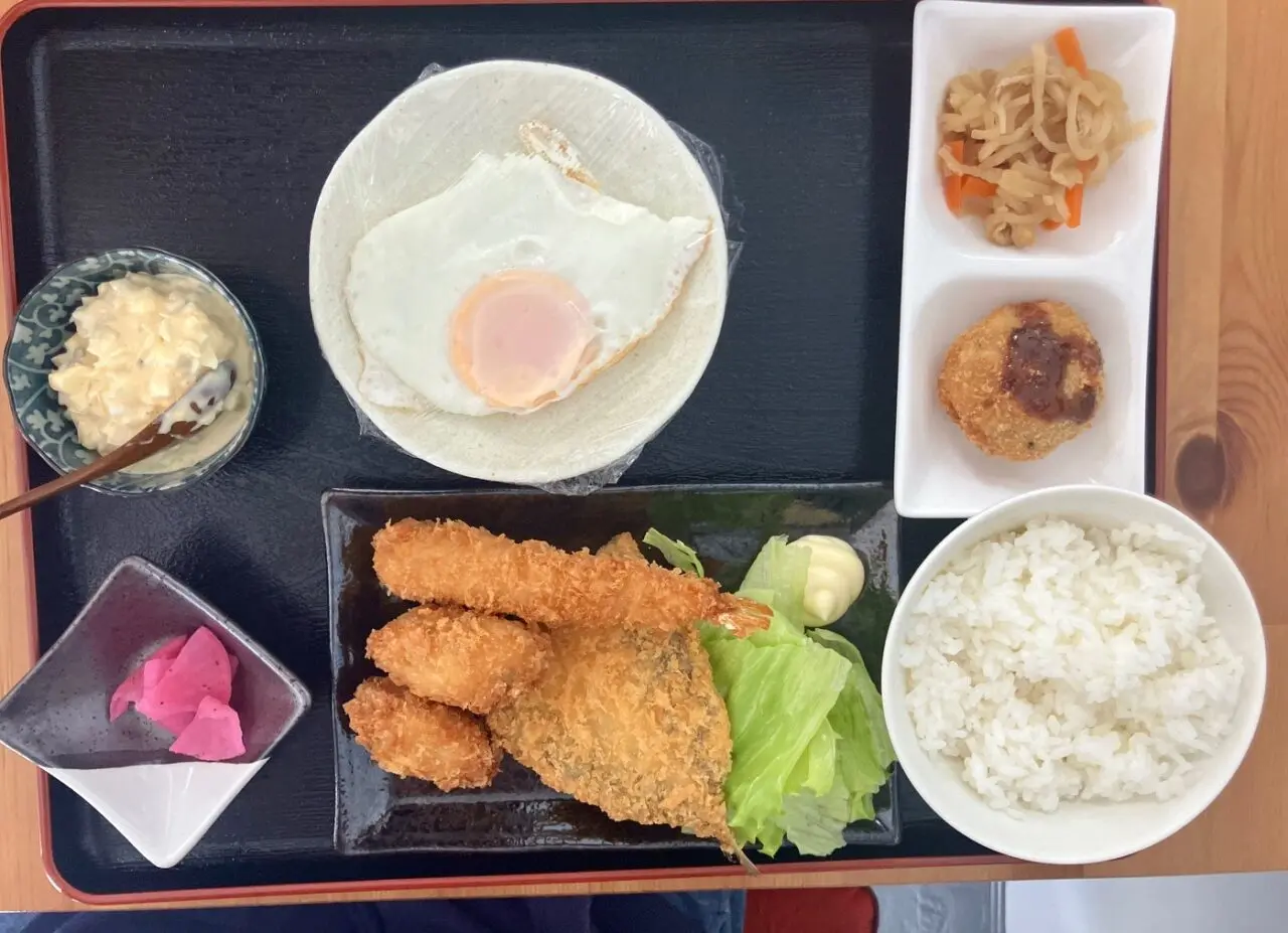 2025年8月「おうちごはん とし」ミックスフライ定食
