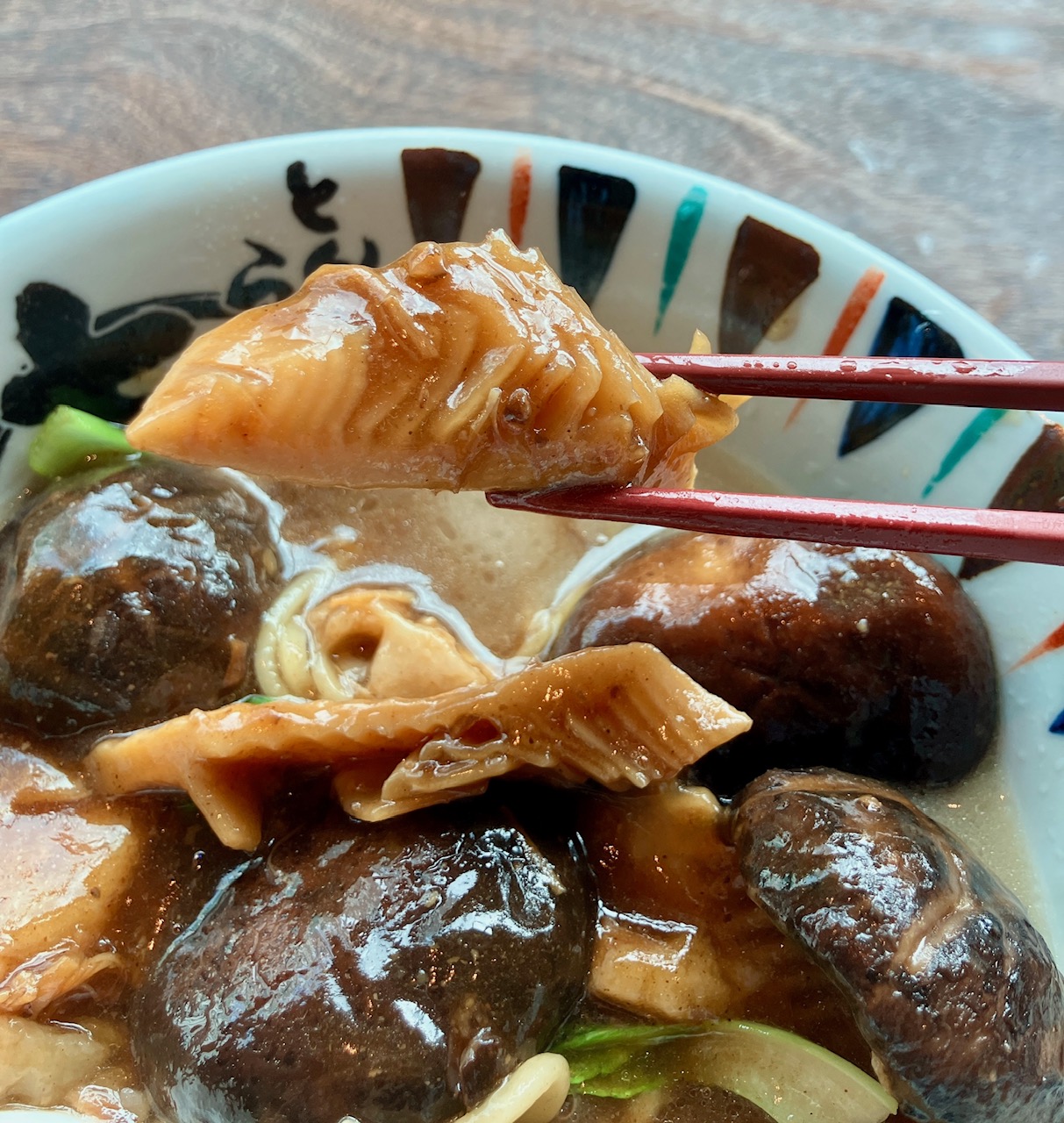 2025年9月「とんこつラーメン七志」どんこと角煮の旨煮ラーメン04
