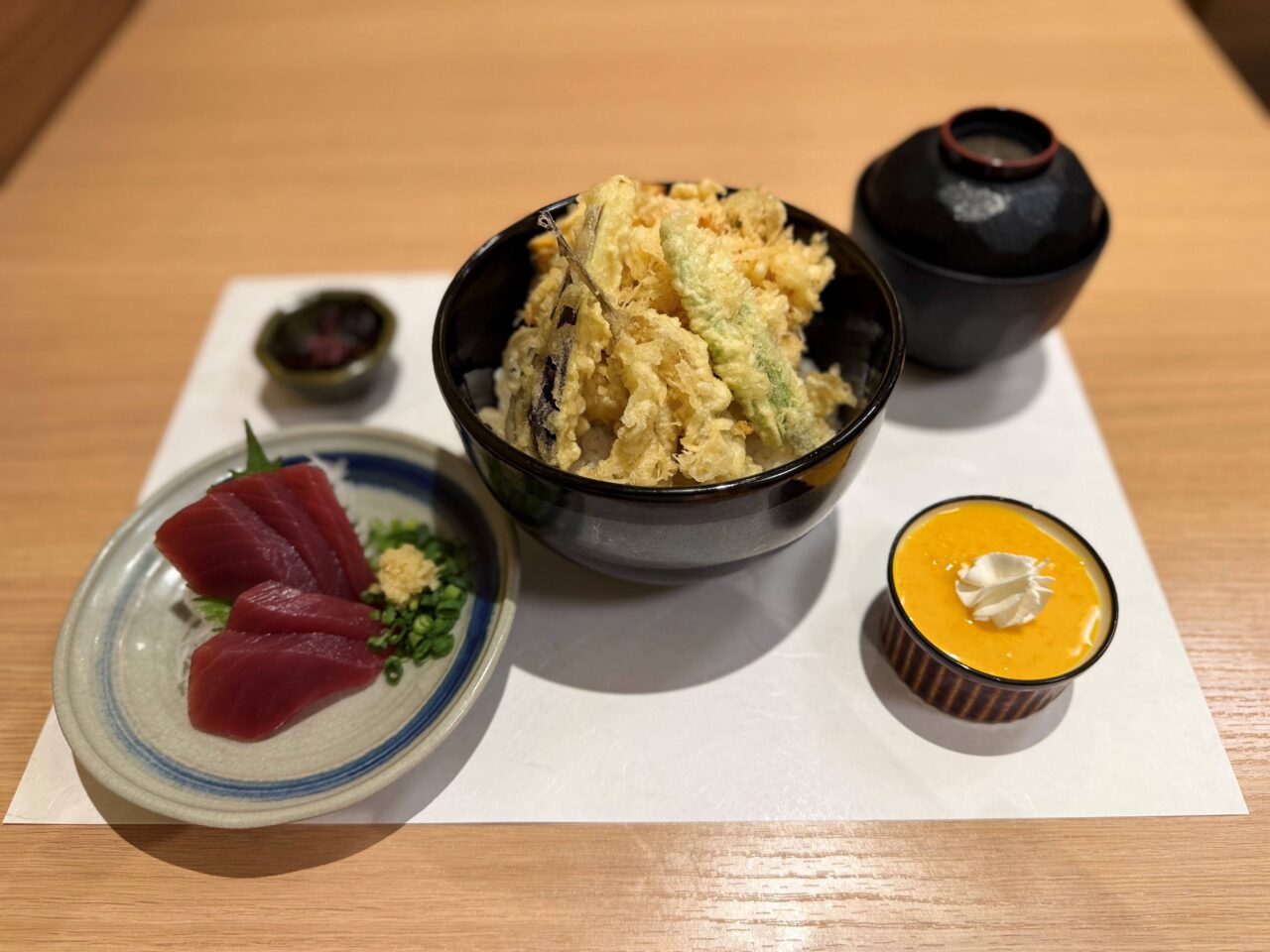 2026年6月「地産地消オリジナルメニュー」こだわりかぼちゃの天丼セット～こだわりかぼちゃのプリン付き～