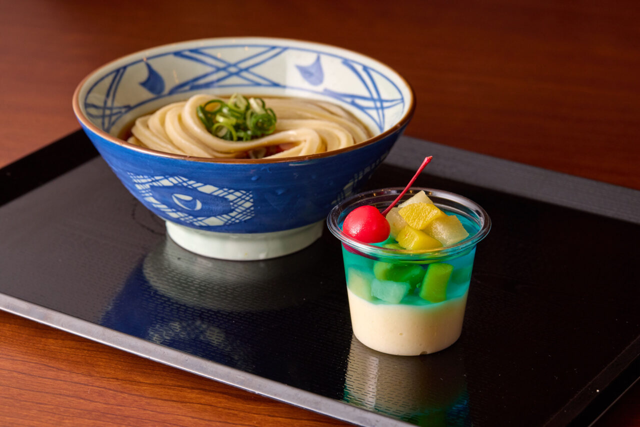 2026年7月「丸亀製麺」うどんとプリンイメージ